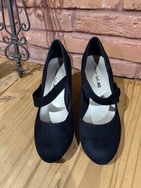 American Eagle Women’s 8 Black Fabric Faux Suede Kim Mary Jane Pump Heels Shoes